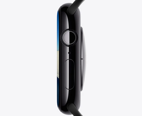 Vue latérale de l'Apple Watch Series 11 montrant la Digital Crown et le bouton latéral sur un boîtier noir