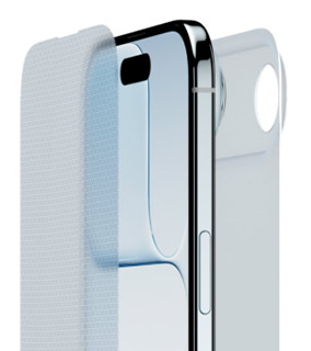 iPhone 17 Air de couleur bleue avec protection transparente illustrant le design fin et élégant