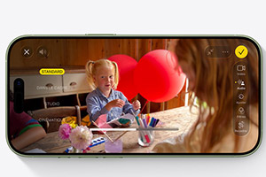 Interface de l'iPhone 17 en mode vidéo avec options de prise de vue affichées à l'écran
