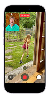 iPhone 17 enregistrant une vidéo avec fonction double capture, affichant simultanément la caméra avant et arrière