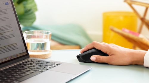 Souris Logitech M330 Silent Plus adaptée à la main droite