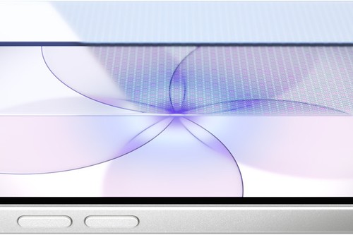 Gros plan de l'écran et des boutons de l'iPhone 17e blanc