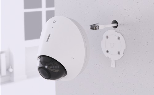 Installation de la caméra G4 Dome avec câble Ethernet PoE