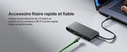 Hub Belkin relié en Ethernet à un ordinateur portable
