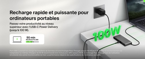 Hub Belkin connecté à un ordinateur portable et à un chargeur USB-C