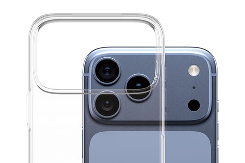 Détail du contour transparent de la coque autour du bloc photo de l'iPhone