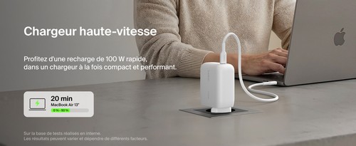 Chargeur Belkin USB-C 100 W alimentant un ordinateur portable