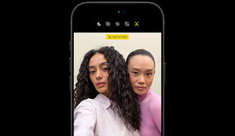 iPhone 18 Pro, caméra avant Center Stage 18 MP en usage selfie avec rotation du cadre