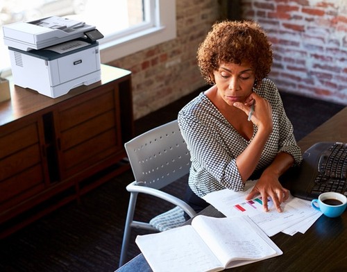 Imprimante multifonction Xerox B315 en usage au bureau à domicile