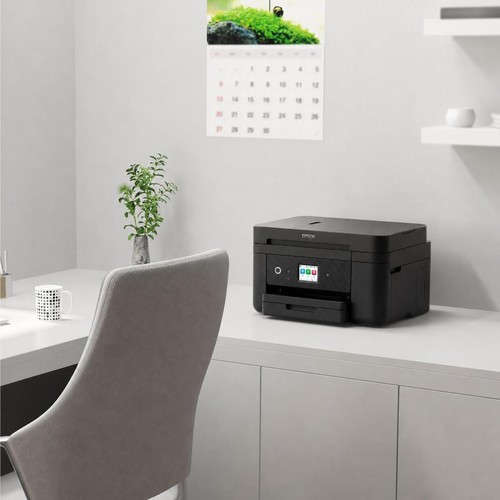 Imprimante Epson WorkForce WF-2960DWF dans un bureau à domicile