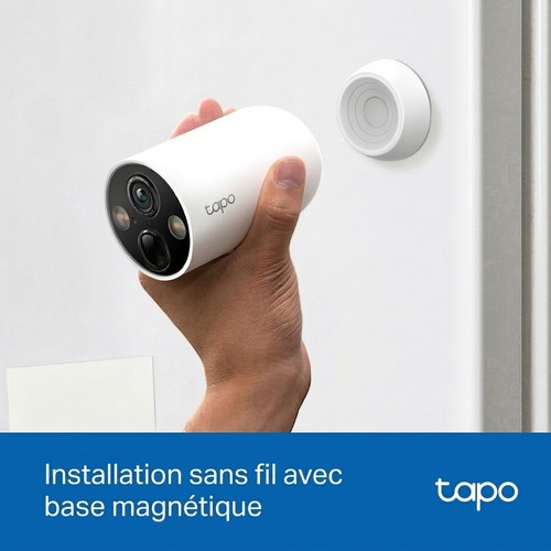 Caméra TP-Link Tapo TC85 installée sur sa base magnétique réglable