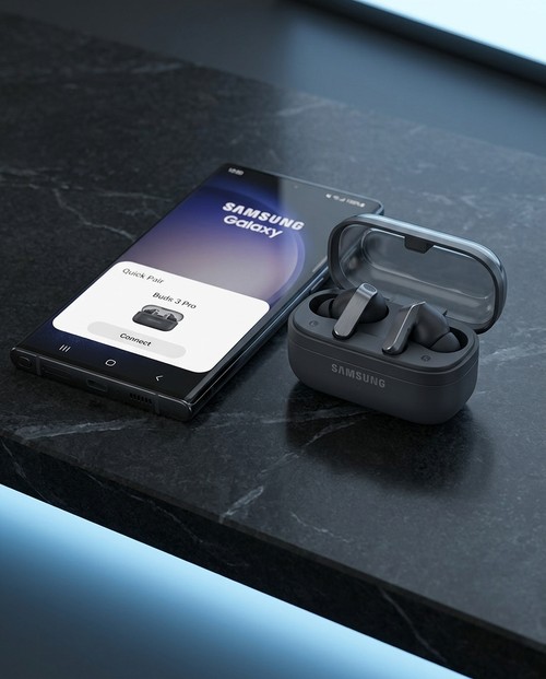 Galaxy Buds4 Pro avec smartphone Galaxy, écosystème connecté