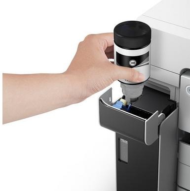 Remplissage du réservoir d'encre frontal de l'Epson EcoTank Pro ET-M16680