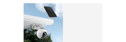 Caméra EZVIZ HB8 2K+ associée à son panneau solaire compatible