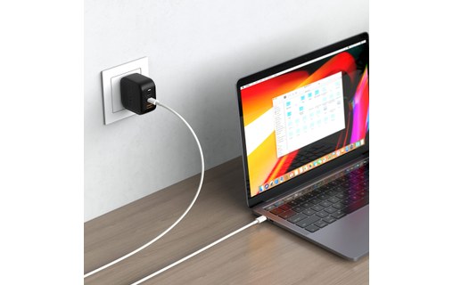 HyperJuice chargeur 66 W GaN 2x USB-C / 1x USB-A pour MacBook Pro & iPhone