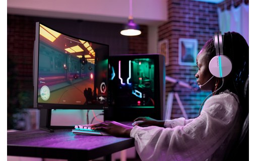 Écran Incurvé 31,5" Philips Evnia 32M2C5500W/00 - 240 Hz HDMI/DisplayPort