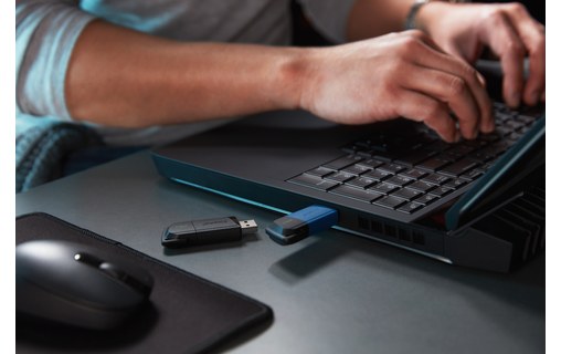 Clé USB Kingston DataTraveler Exodia M 64 Go - Bleu, Noir - USB 3.2