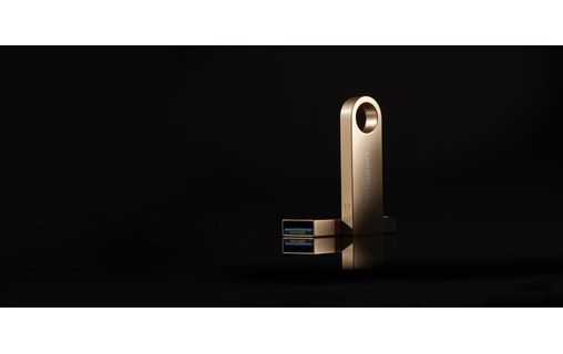 Clé USB Kingston DataTraveler SE9 G3 64 Go - Or - USB 3.2