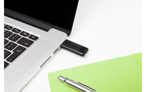 Clé USB Verbatim PinStripe 32 Go - Noir - USB 3.2