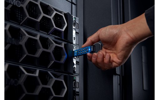 Clé USB-C Kingston IronKey Keypad 200C 128 Go - Bleu - USB 3.2