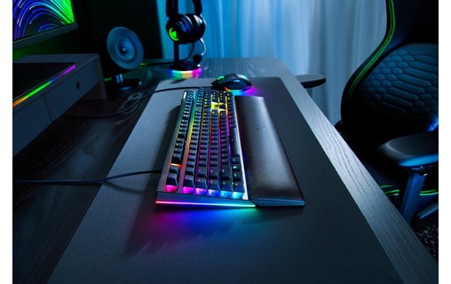 Clavier Gaming Razer BlackWidow V4 - Clicky - Noir avec repose-poignets