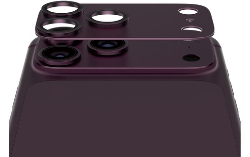 Protection caméra PanzerGlass Fender Dark Cherry installée sur un iPhone