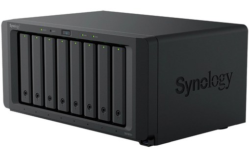 Vue trois quarts du NAS Synology DS1825neo+ avec ses huit baies de stockage