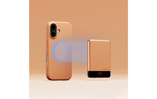 Batterie externe Cygnett MagSlim 5K et iPhone illustrant la charge magnétique