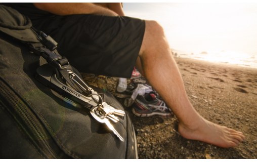 Nomad Clip Noir - Câble-mousqueton USB vers micro-USB