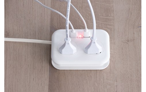 Novodio USB Travel Extender - Rallonge 2 prises universelles + 2 ports USB 2,1A