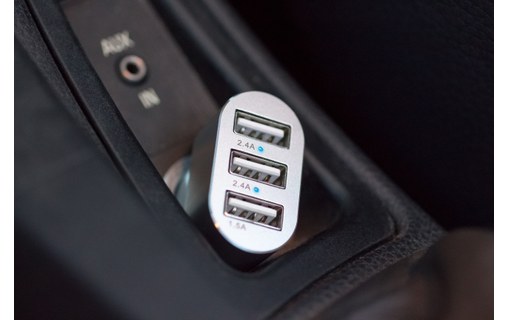 Novodio Multi Car Fast Charger - Chargeur voiture iPhone USB 2 X 2,4A + 1 X 1,5A