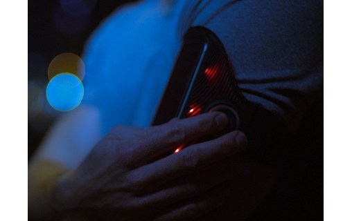 Griffin LightRunner - Brassard à LED pour iPhone / smartphone 4,7"